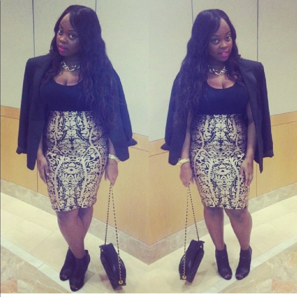 Size l forever 21 damask print gold leaf skirt